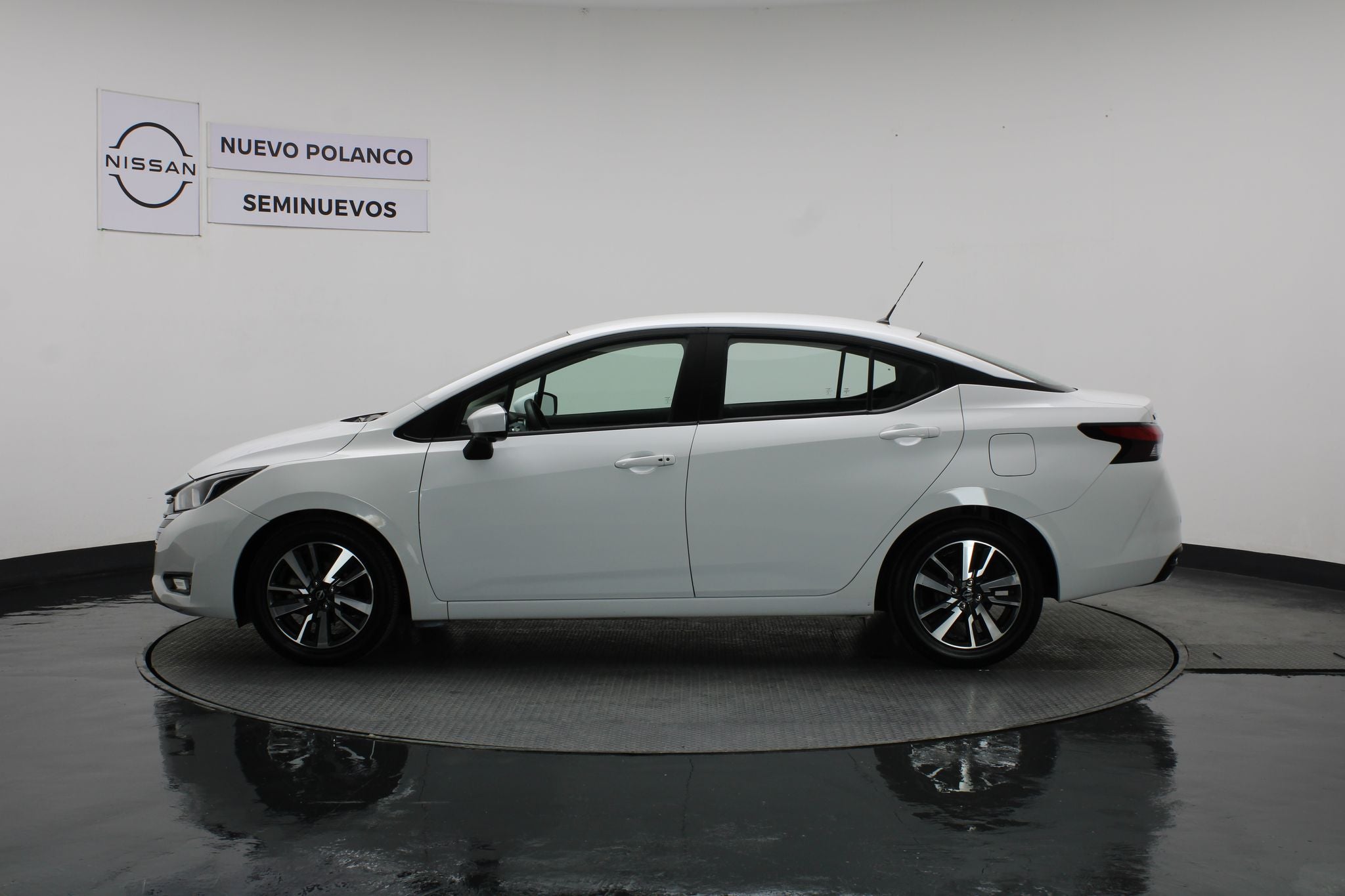 2024 Nissan Versa 1.6 Advance At