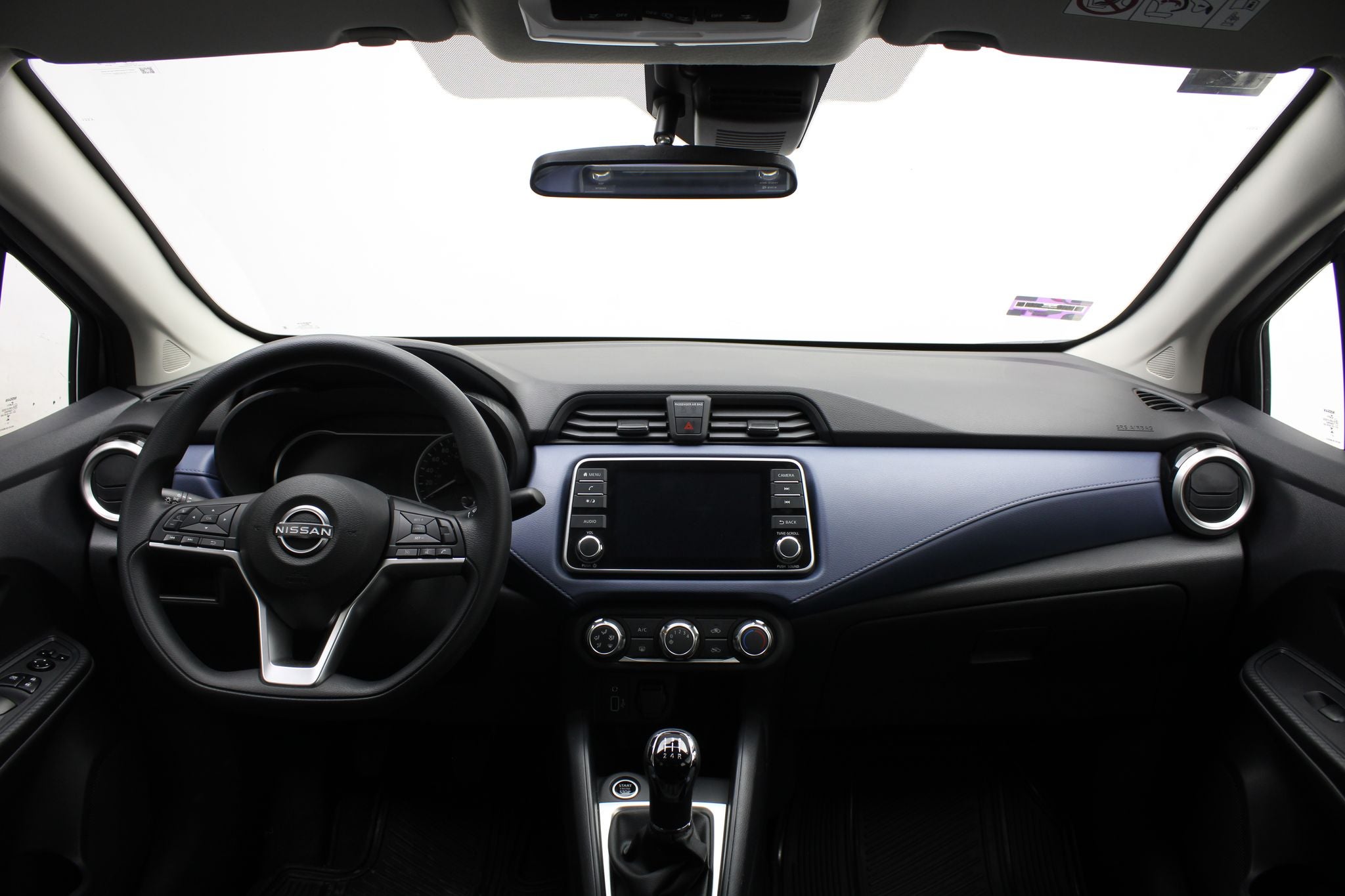 2025 Nissan Versa 1.6 Advance Mt
