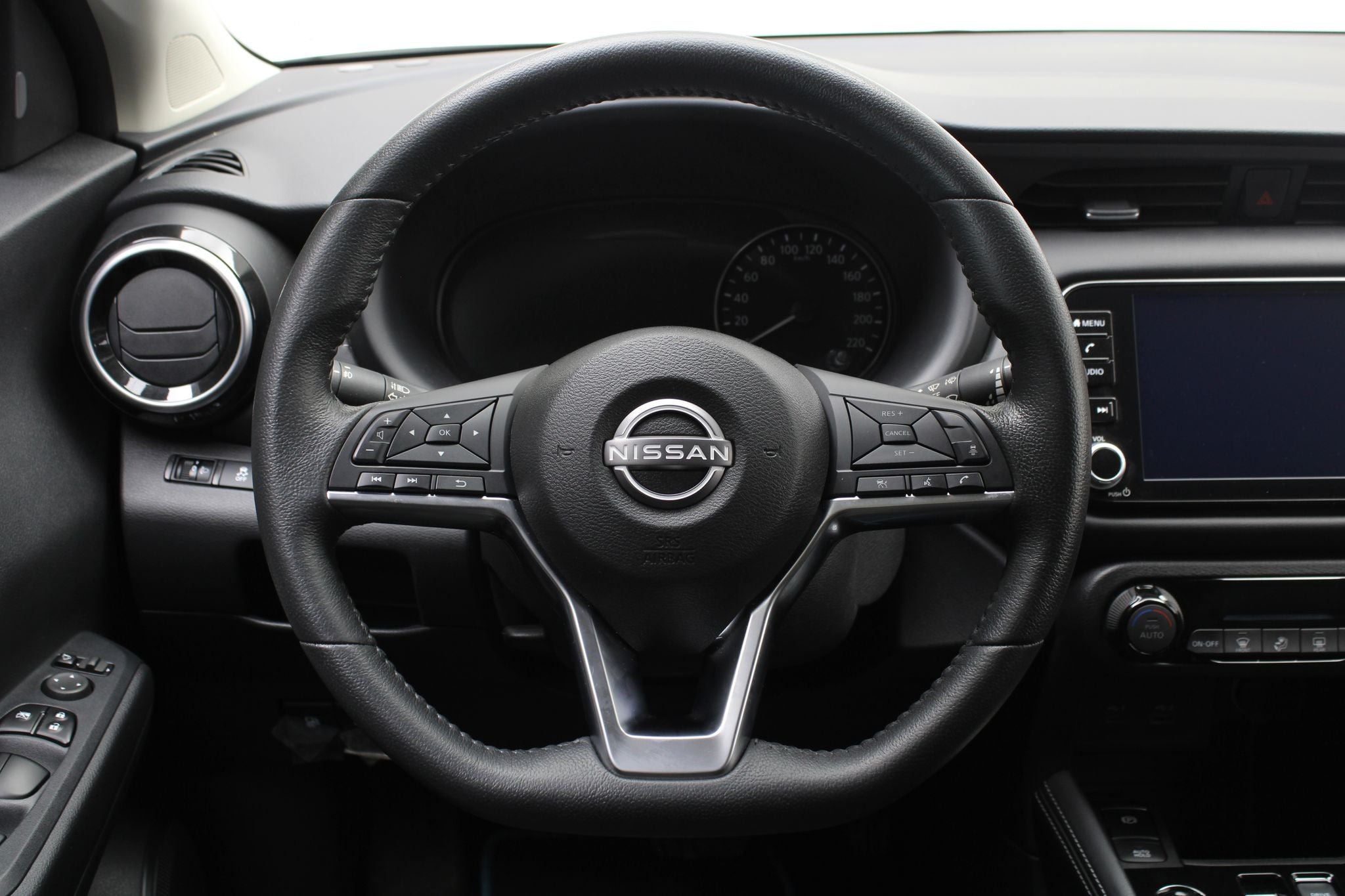2025 Nissan Kicks E-Power Platinum At